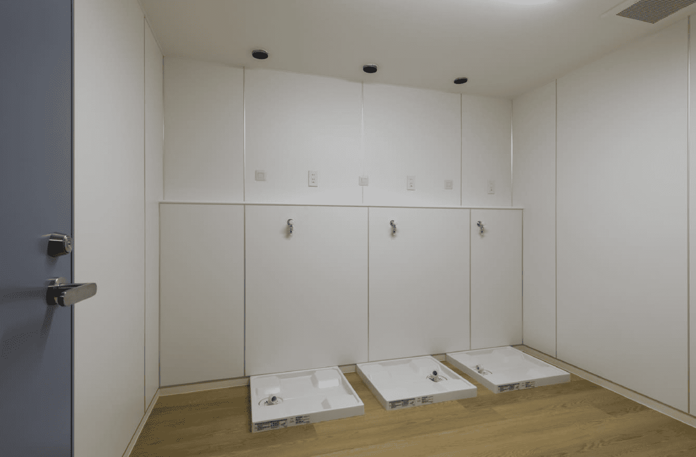 荏田南町多目的グラウンドの内観