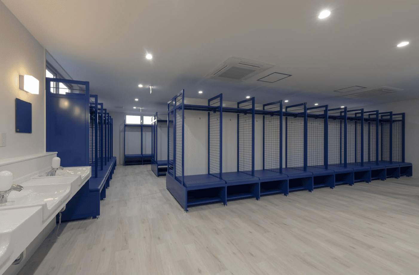 荏田南町多目的グラウンドのロッカールーム